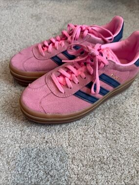Adidas Gazelle Women's Pink Suede Sneakers size 6